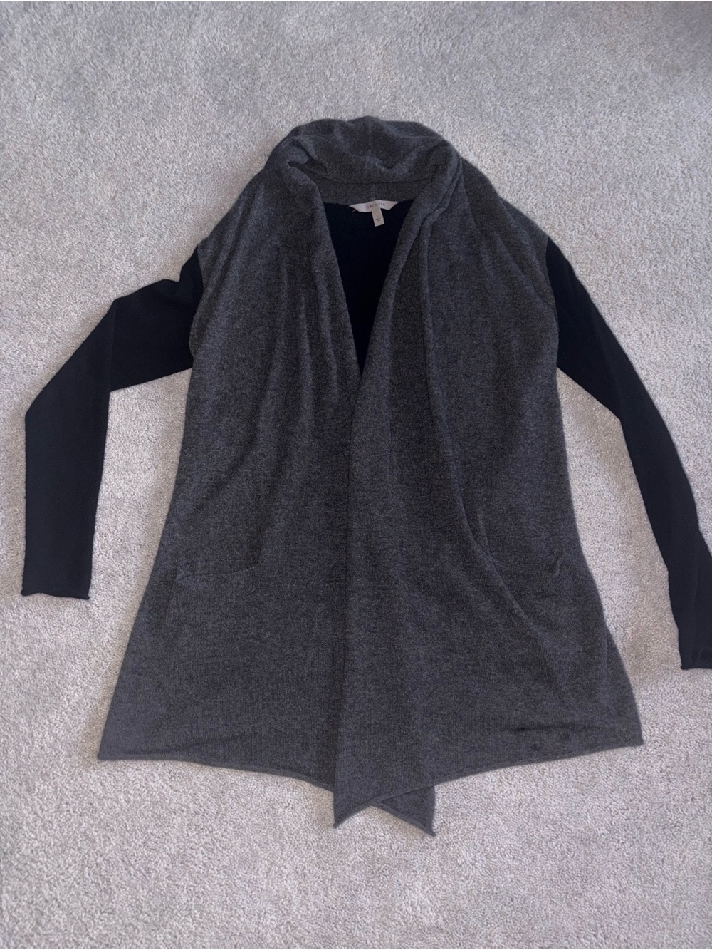 Athleta Cashmalia 100% Cashmere
Open Front Cardigan Gray Black Size
Small